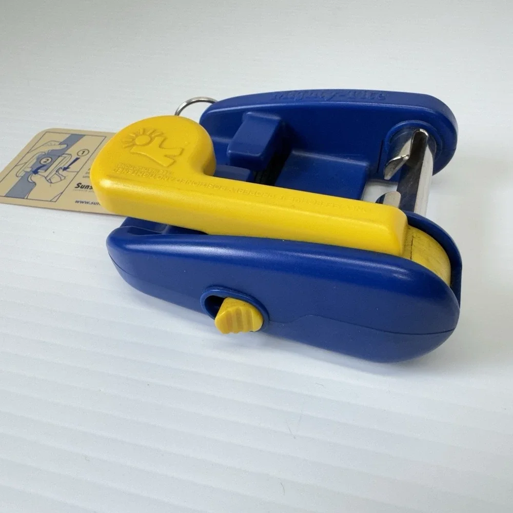 Mighty-Tite Car Safety Seat Belt Tightener Model 10001 Sunshine Kids